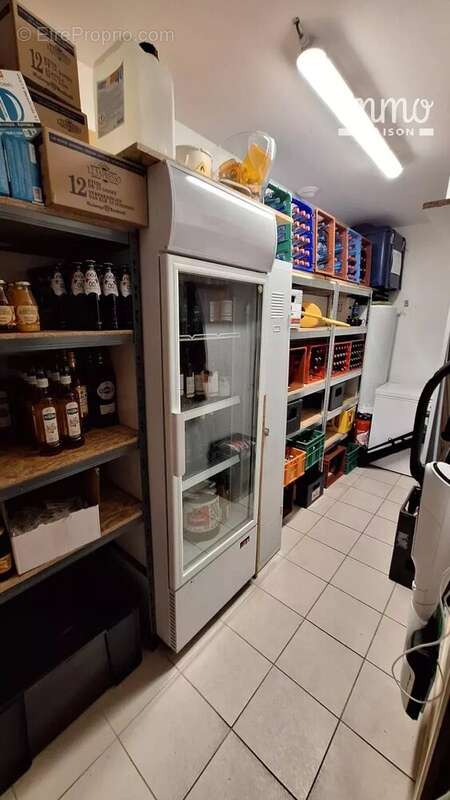 Commerce à SAINT-ANDRE-DE-CRUZIERES