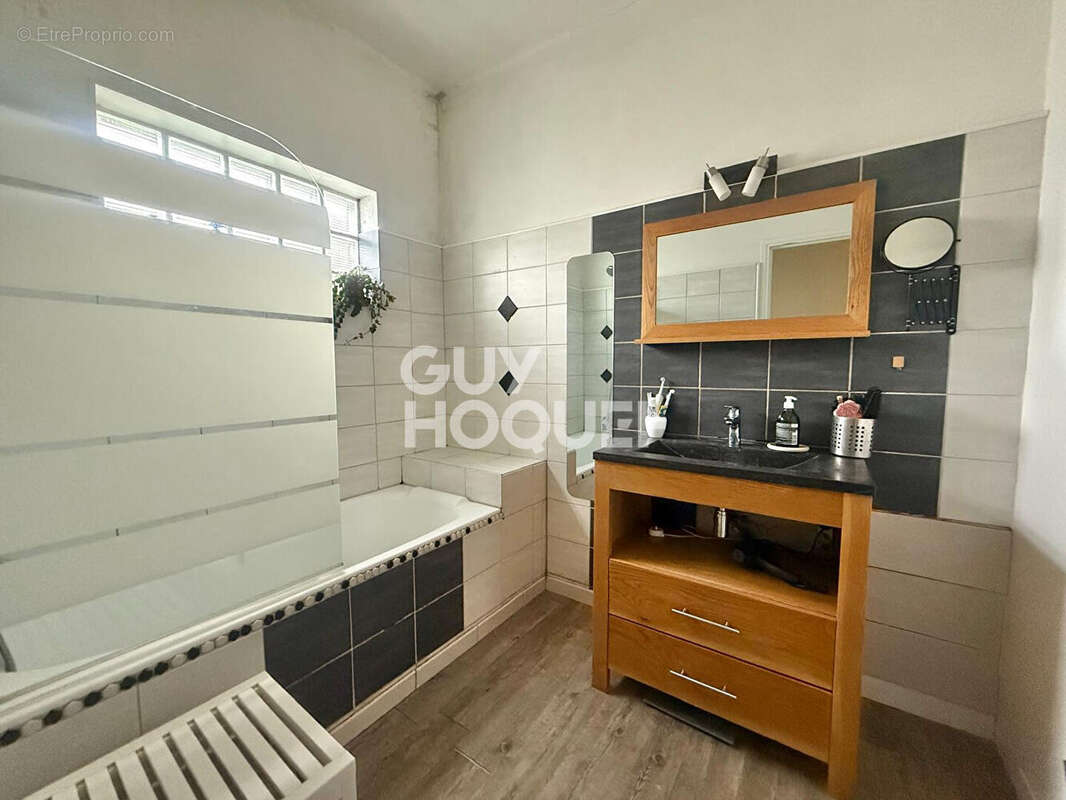 Maison à L'HAY-LES-ROSES