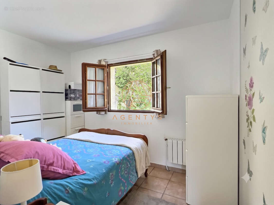 Appartement à SAINT-MAUR-DES-FOSSES