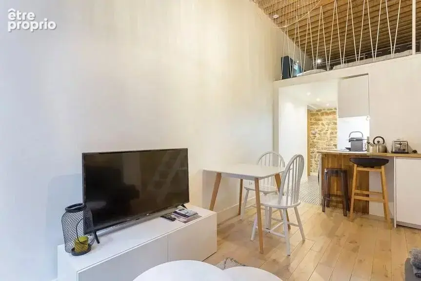 T1 Bis esprit loft rénové quartier Ainay - photo 7