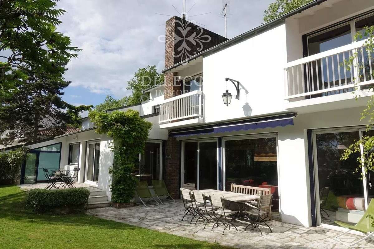 Maison à VIRY-CHATILLON