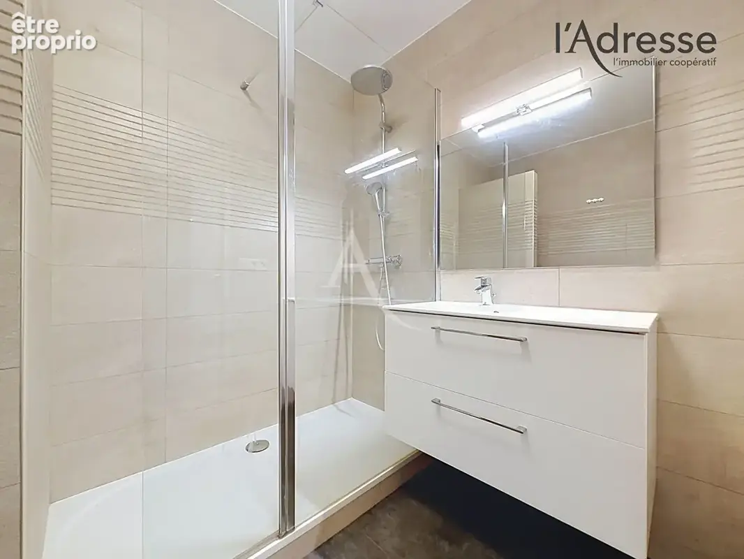 PUTEAUX/ Jean Jaurès - Studio 31m² - 1 Parking - photo 6