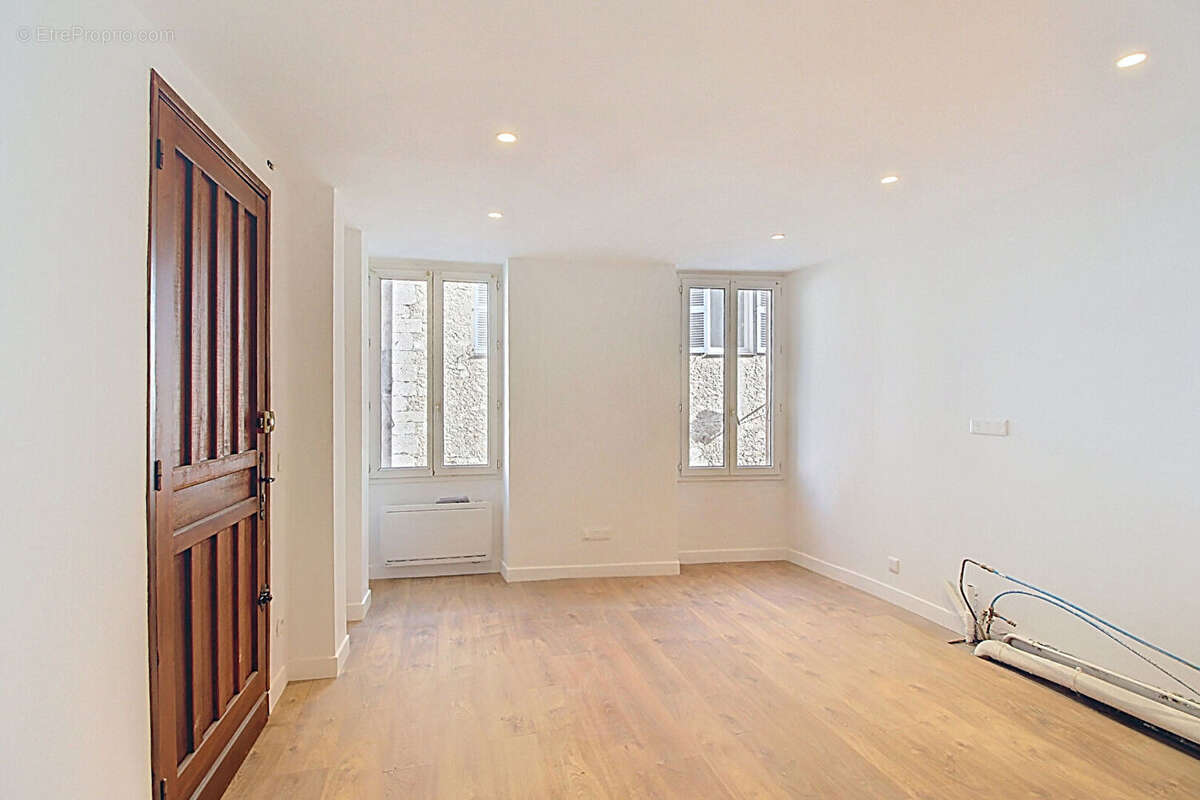 Appartement à LORGUES