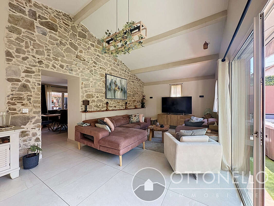 Maison Roquebrune sur Argens 91,73 m2 avec jardin et garage - photo 2