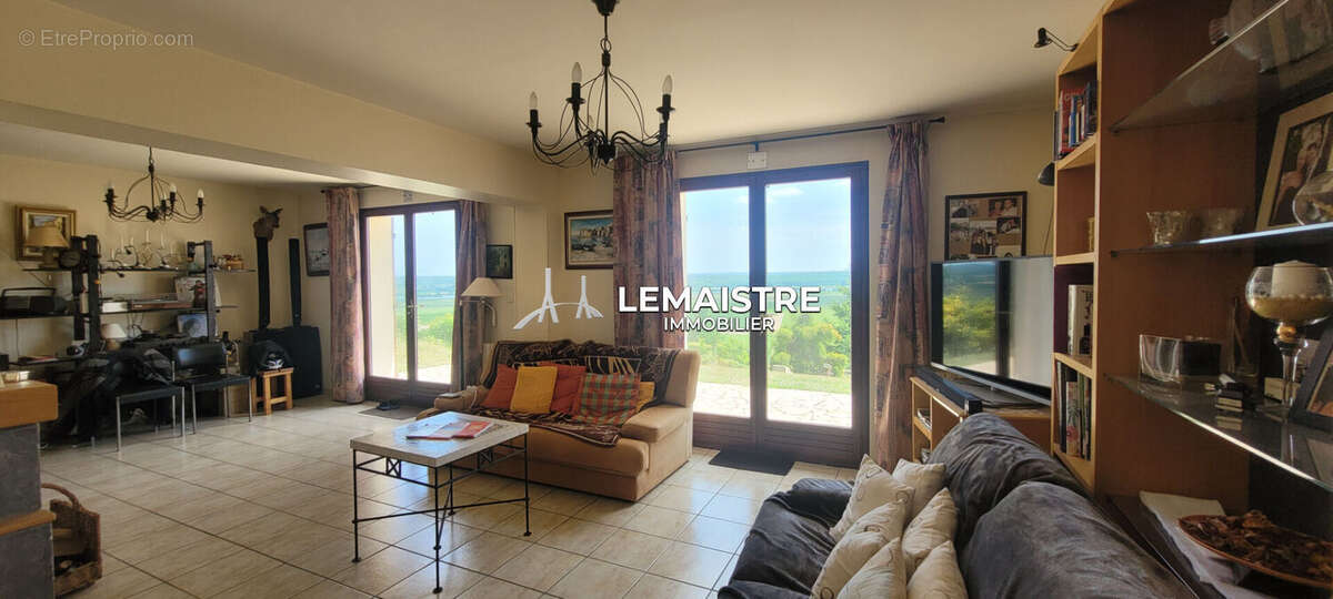 Maison d'architecte à vendre - 160 m² - 5 chambres - Sous-sol complet - Terrain de 2 000 m² - Vue panoramique - photo 4