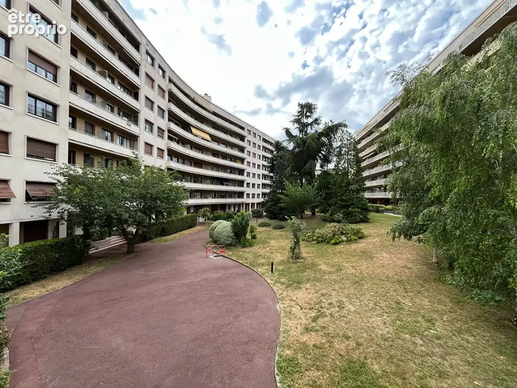 Photo Appartement à Saint-Cloud au prix de 56 000€