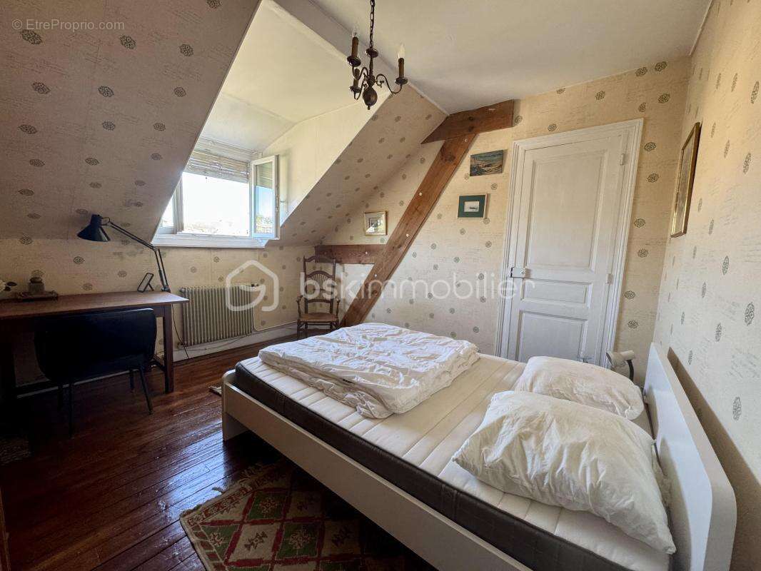 Maison à SAINT-CYR-SUR-LOIRE