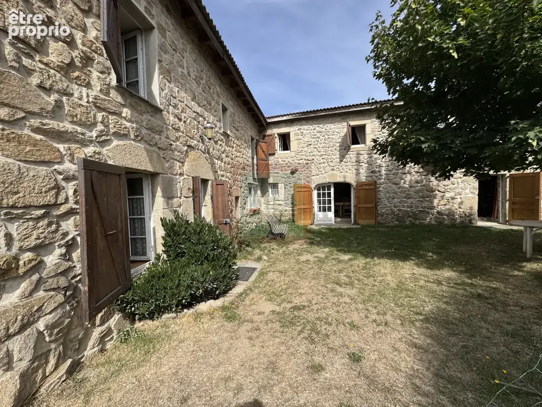 Maison à SAINT-CHRISTOPHE-D'ALLIER