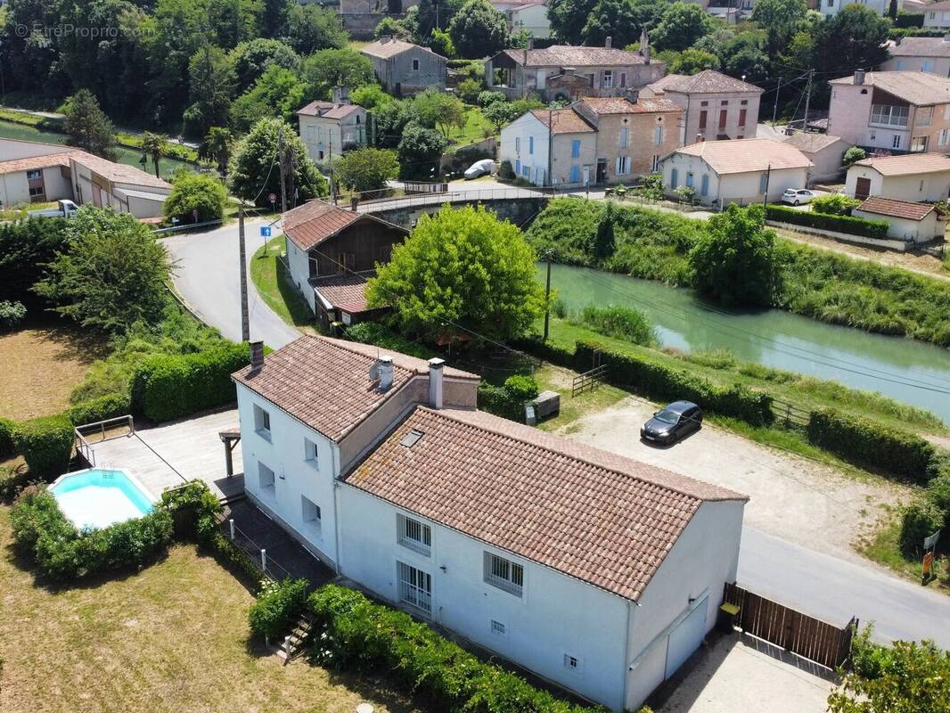 Maison à LE MAS-D'AGENAIS