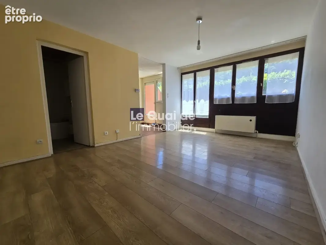 Appartement 51 m² à Fontaine  - photo 2