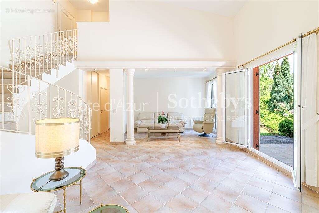 Maison à VILLENEUVE-LOUBET