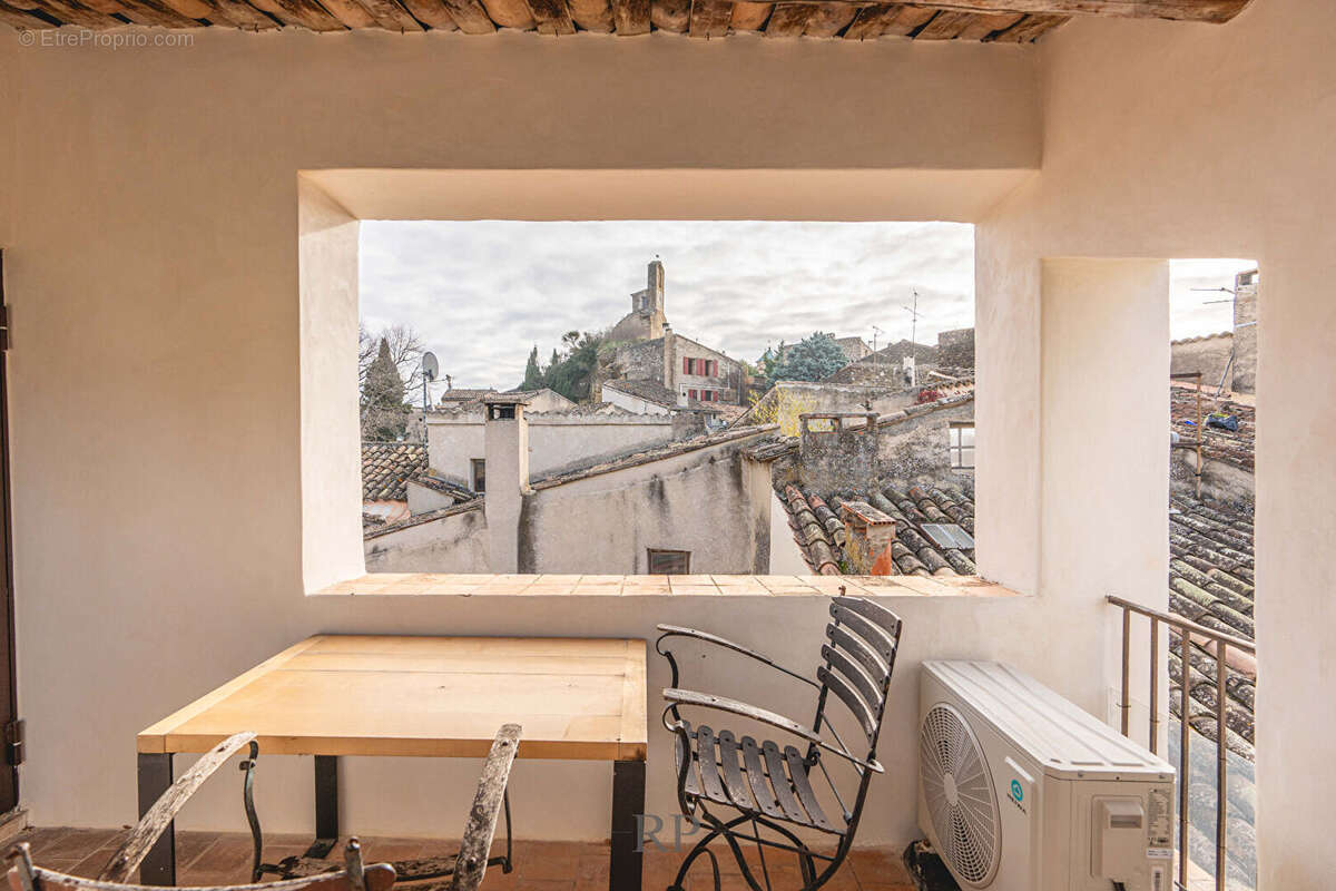 Appartement à LOURMARIN