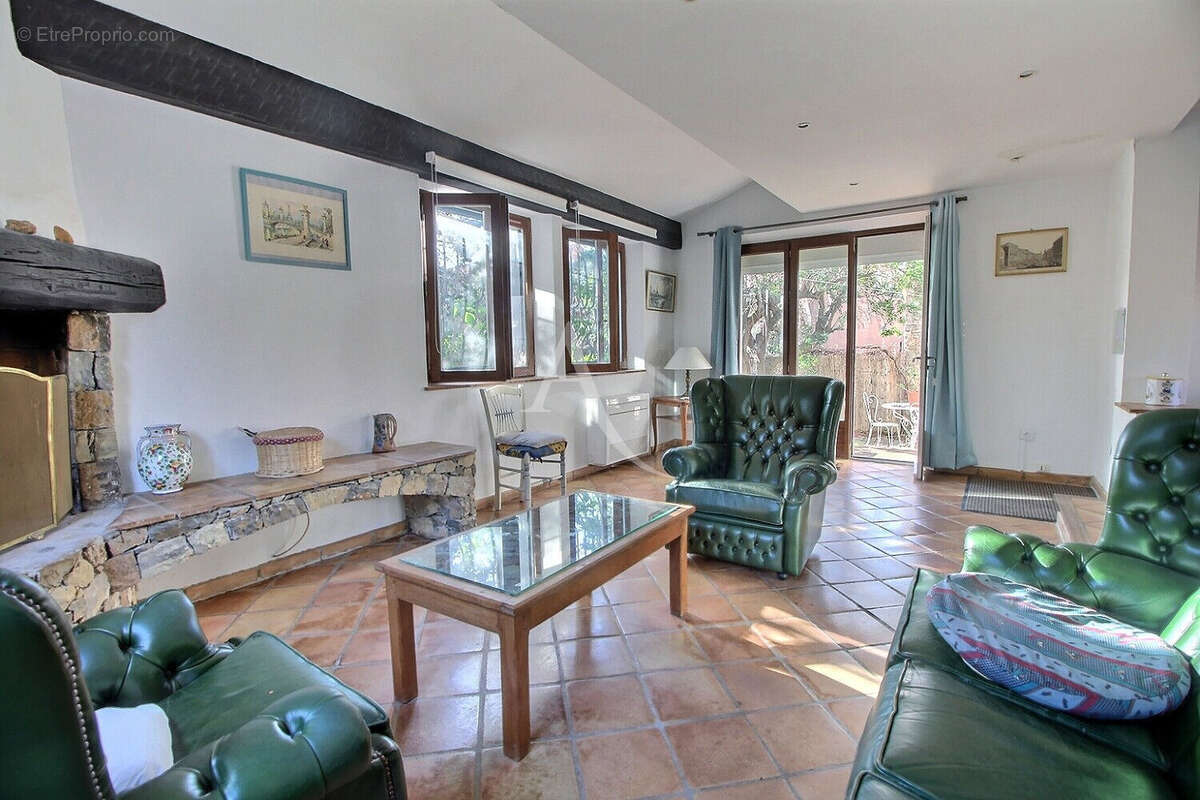 Maison à CARQUEIRANNE