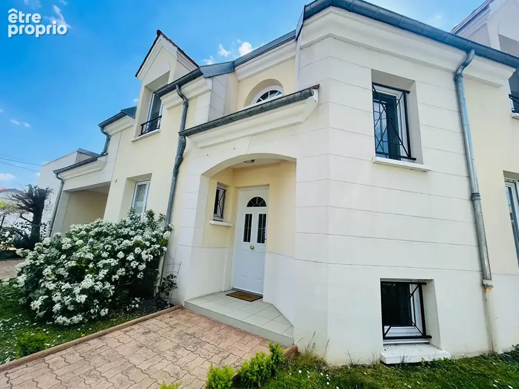 Maison à SARTROUVILLE