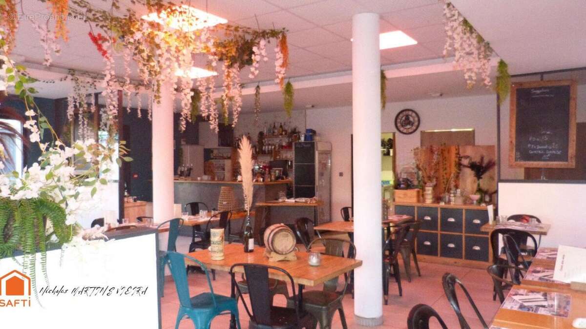 Photo 7 - Commerce à LA CALMETTE