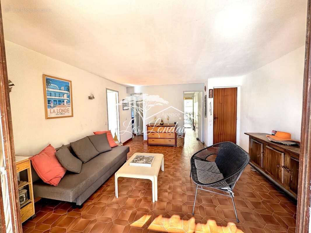 Appartement à LA LONDE-LES-MAURES