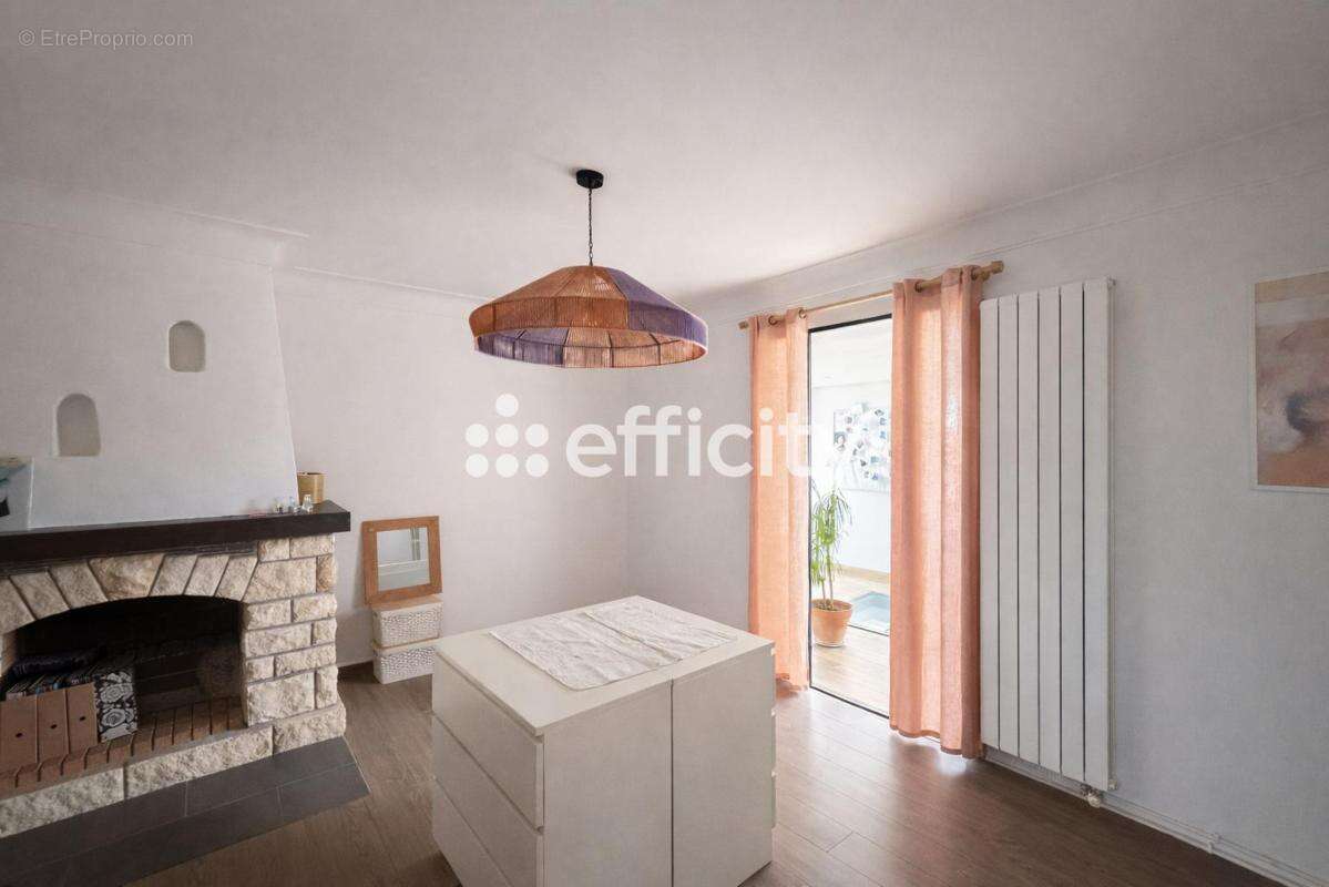 Maison à JUVIGNAC