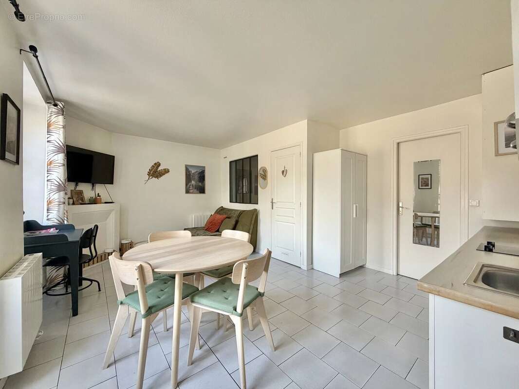 Appartement à VERRIERES-LE-BUISSON
