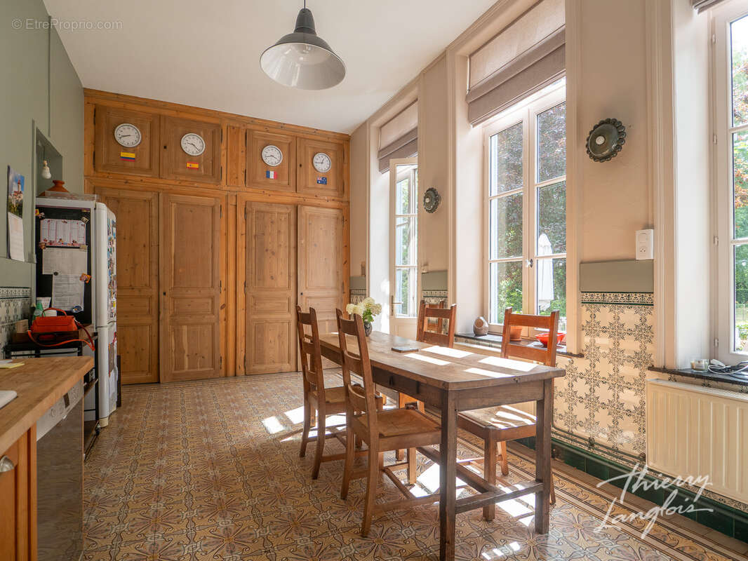 Maison bourgeoise de caractere sur 2 445m2 - photo 8
