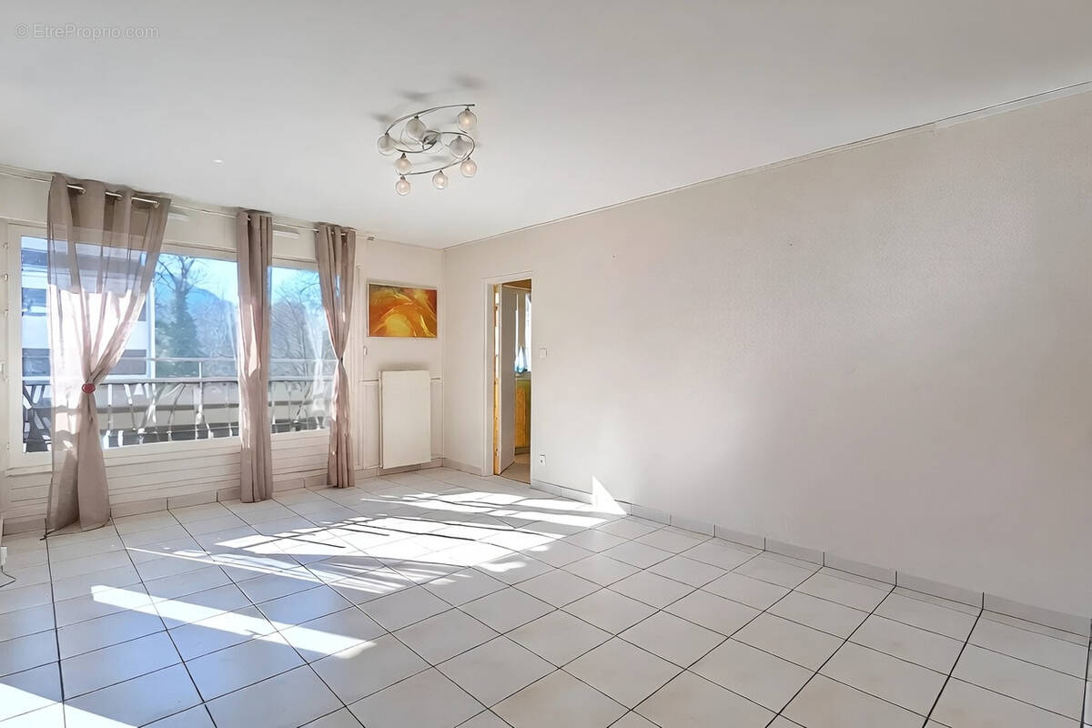 Appartement à SEYNOD