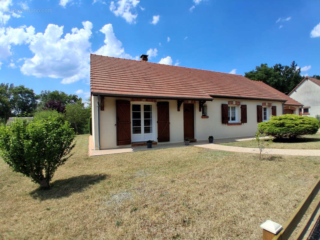 Maison à NEVOY