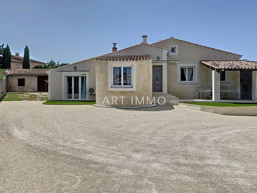 Maison à ROBION