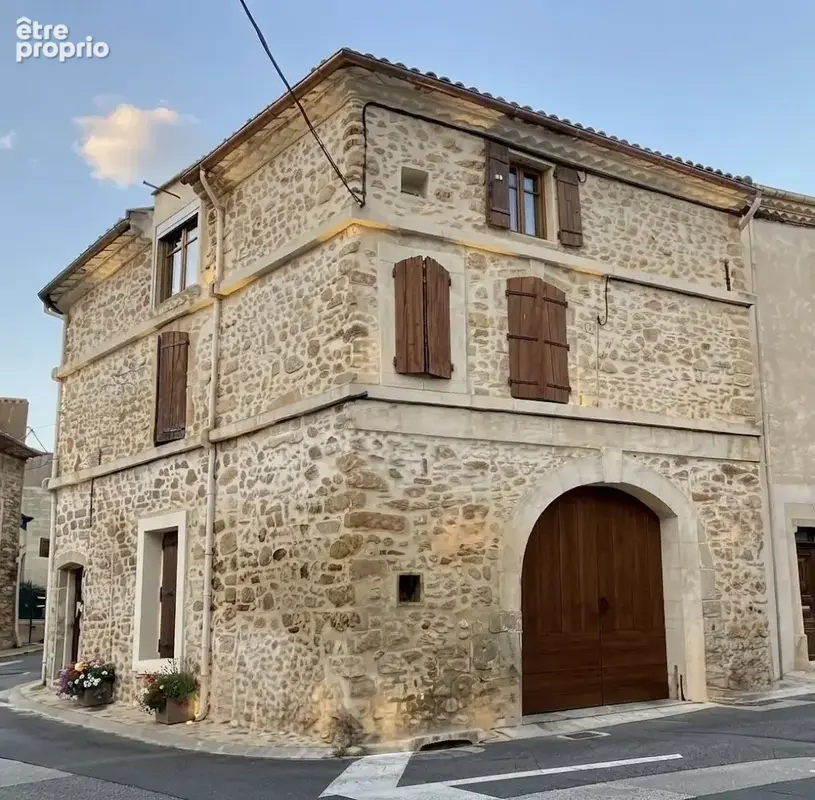 Maison 9 pièces 182 m² à vendre à Creissan (34370) - photo 2