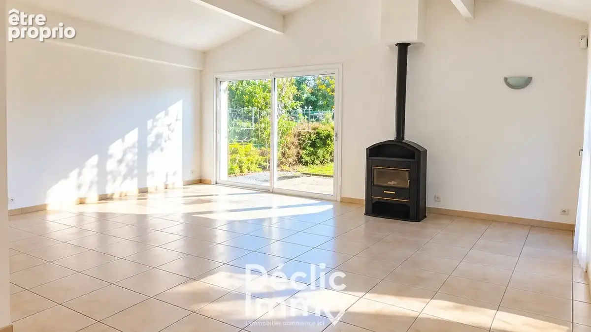 L'isle-d'espagnac  maison de plain-pied de 115,16 m², 4 chambres, double garage avec étage et beau potentiel - photo 2