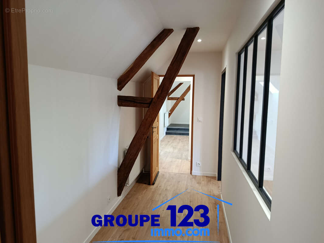 Maison rénovée de 176 m2, 3 ou 4 chambres avec jardin. - photo 6