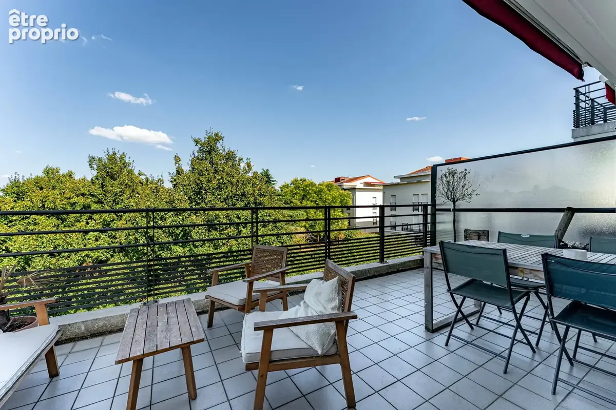 Exclusivité   meyzieu   t3 76 m2 avec terrasse - photo 2