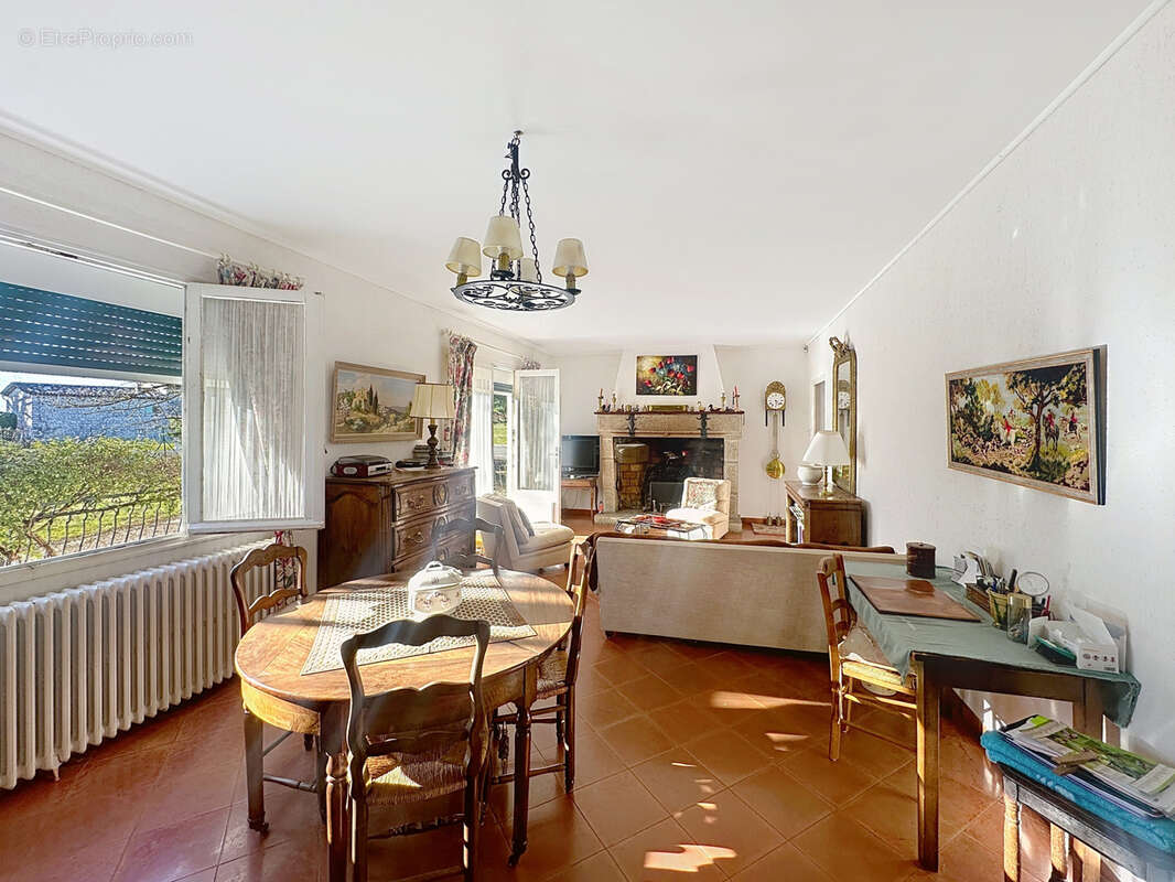 Maison à BOISSET-ET-GAUJAC