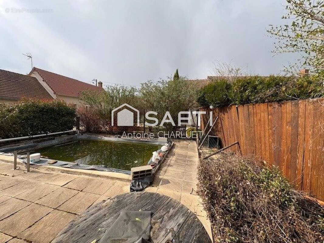 Maison 208 m² à Saulnay  - photo 2