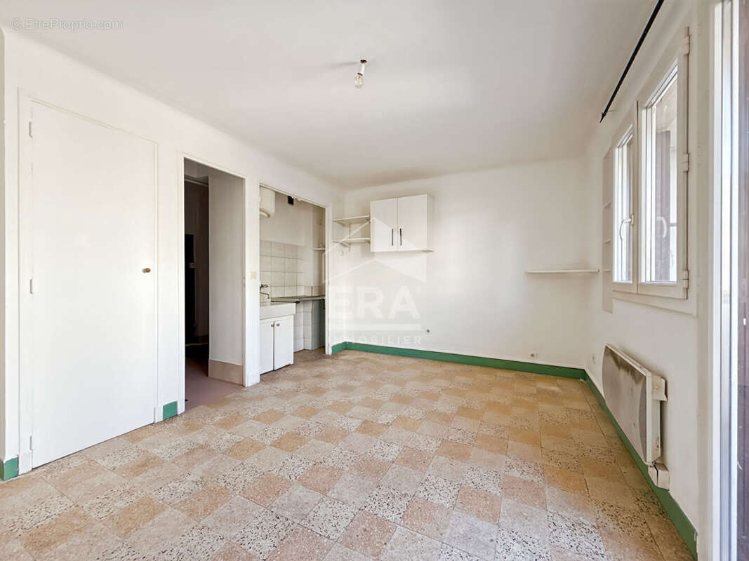 Appartement à MARSEILLE-4E