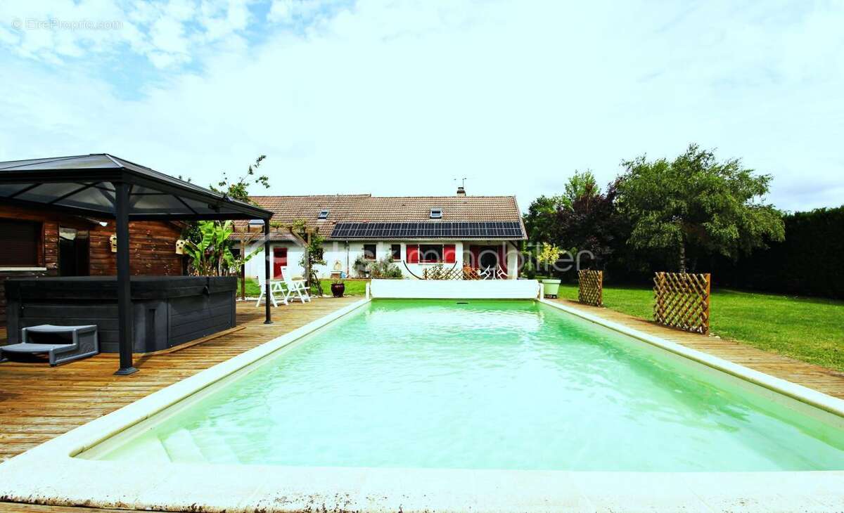 Belle maison avec piscine et grand terrain - photo 6