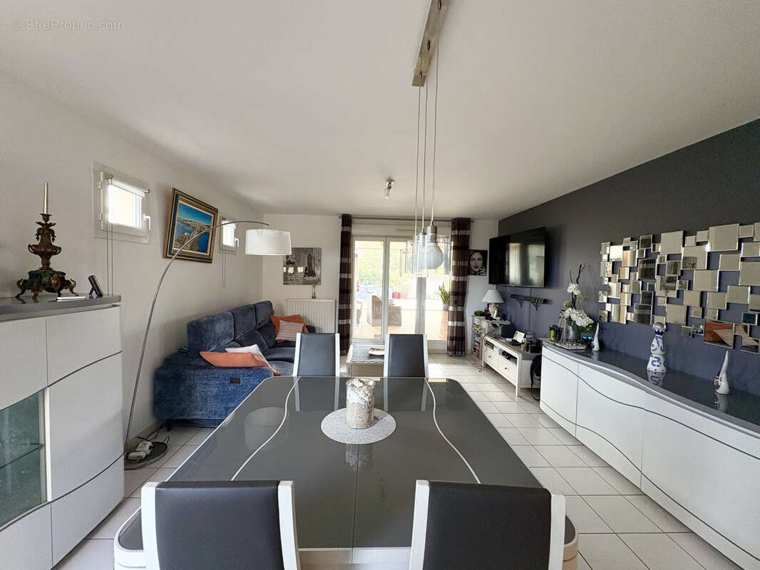Appartement à SIX-FOURS-LES-PLAGES