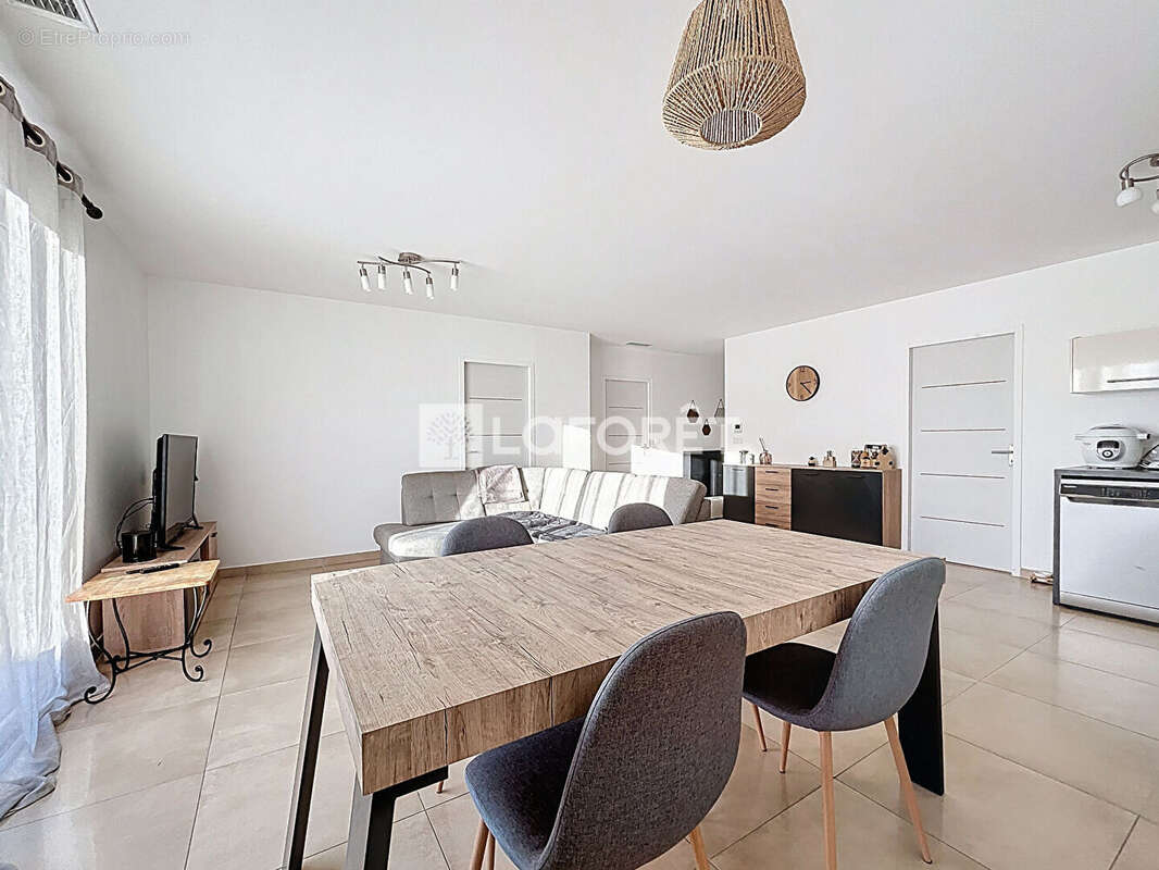 Maison à SAINT-GENIS-DES-FONTAINES