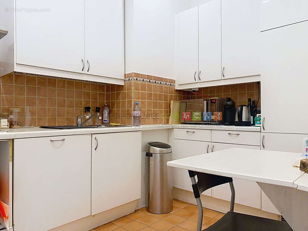 Commerce à PARIS-16E