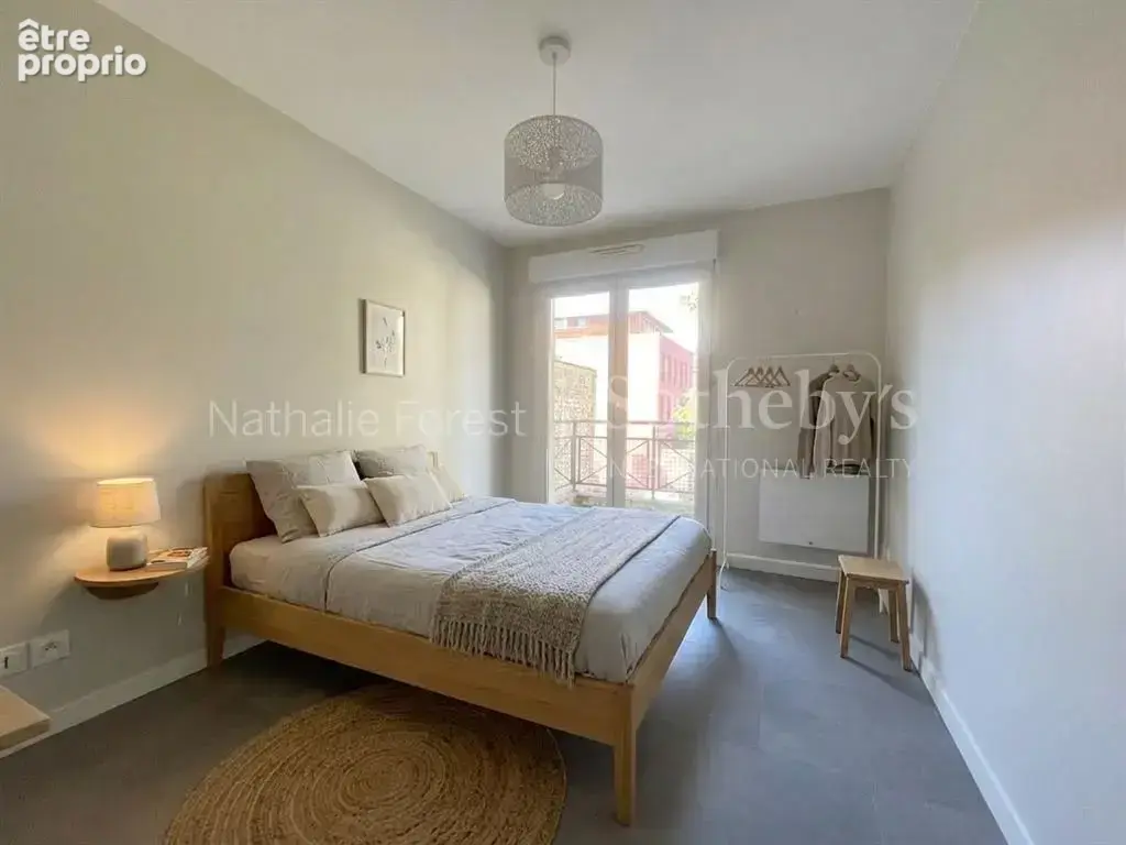 Vieux Lille, rue du Béguinage, grand T2, balcon et garage - photo 5