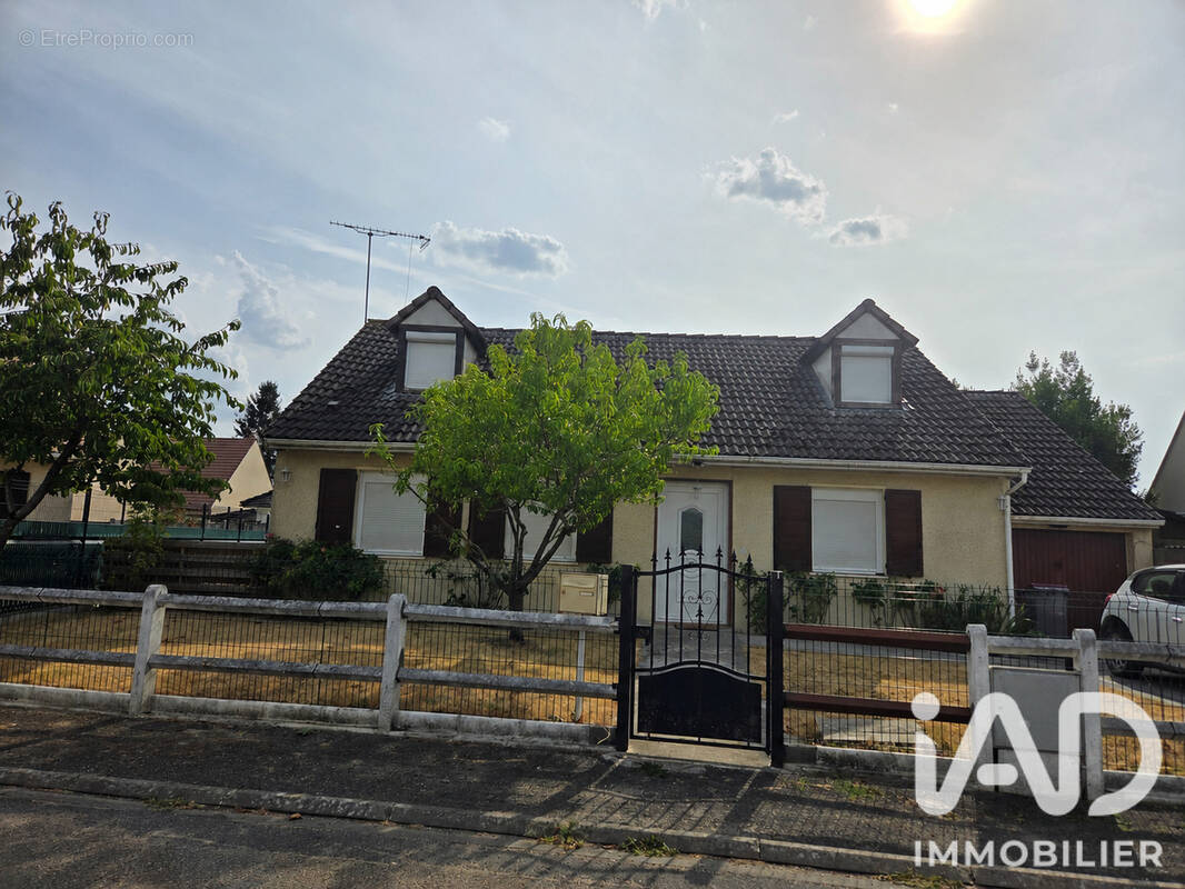 Photo 1 - Maison à CHATENAY-SUR-SEINE
