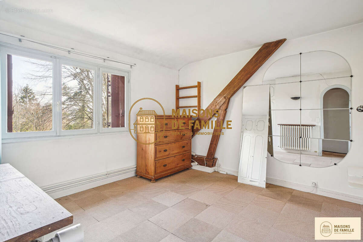 Maison à LA CELLE-SAINT-CLOUD