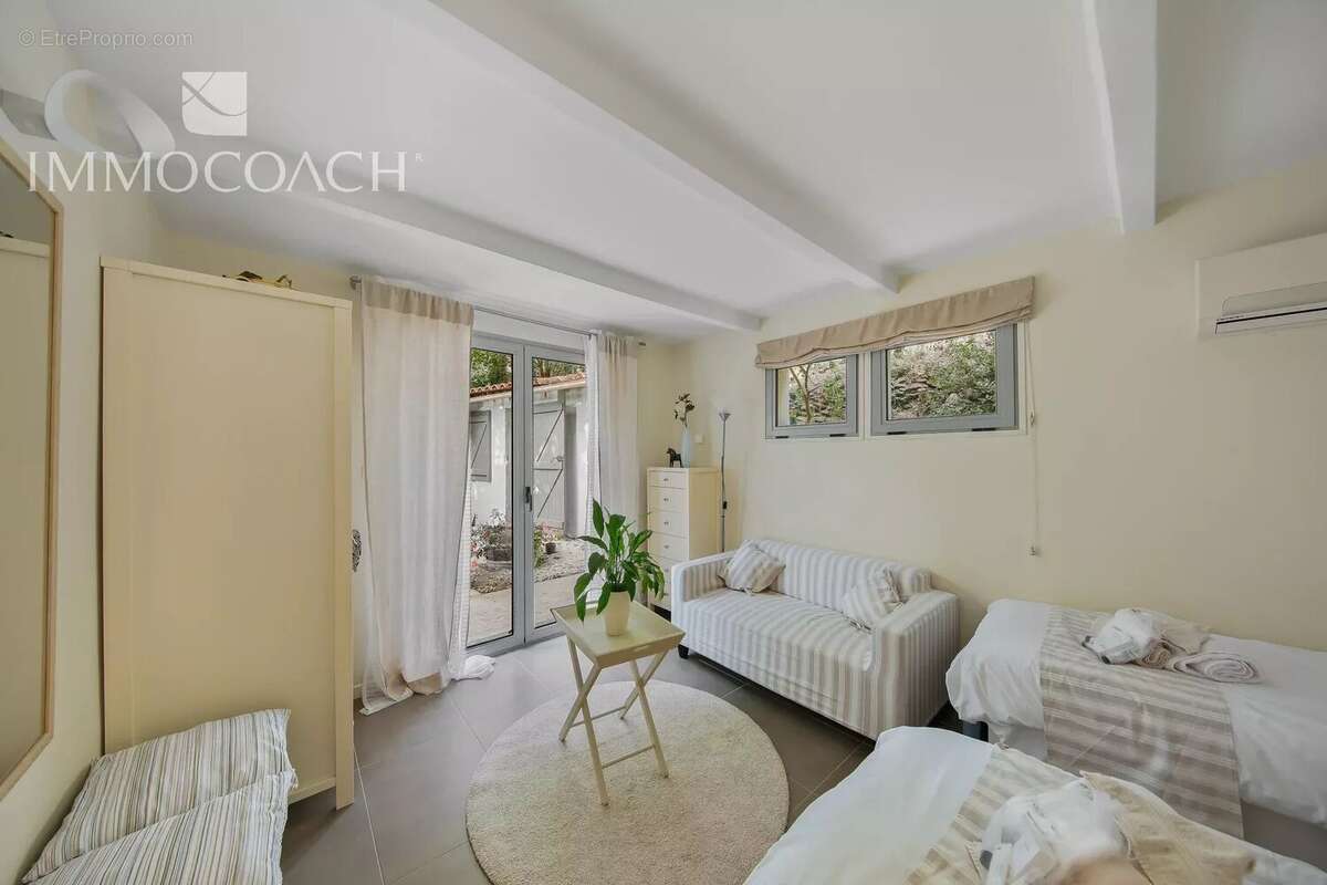 Maison à COLLOBRIERES