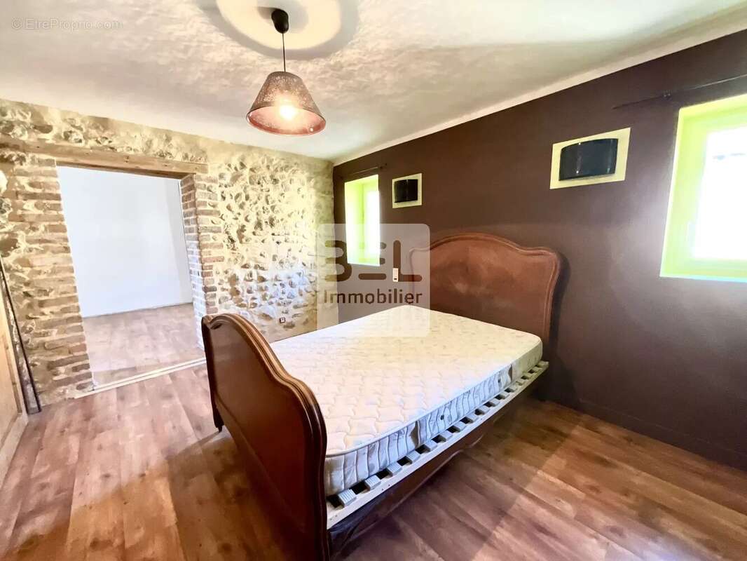 Maison à SAINT-VICTOR-DE-MALCAP