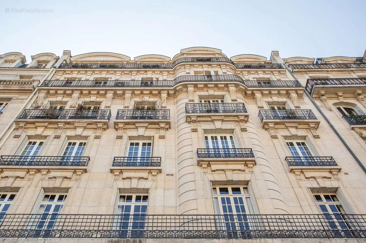 Paris XVI  Appartement 6/5 Pieces / bld Jules SANDEAU / Appartement d’Exception - photo 25