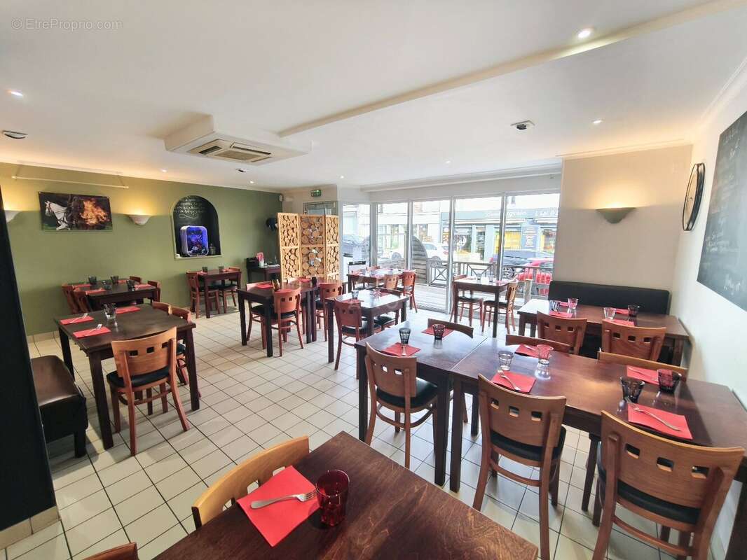 Commerce à LES HERBIERS