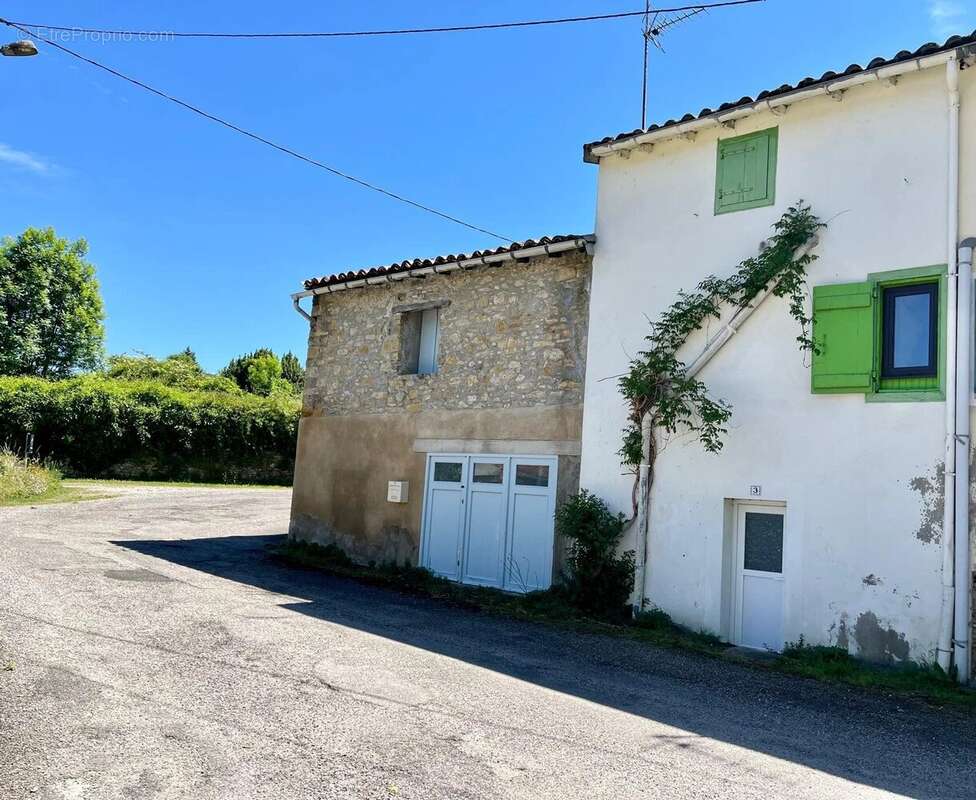 Maison à SAINTE-COLOMBE-SUR-L&#039;HERS