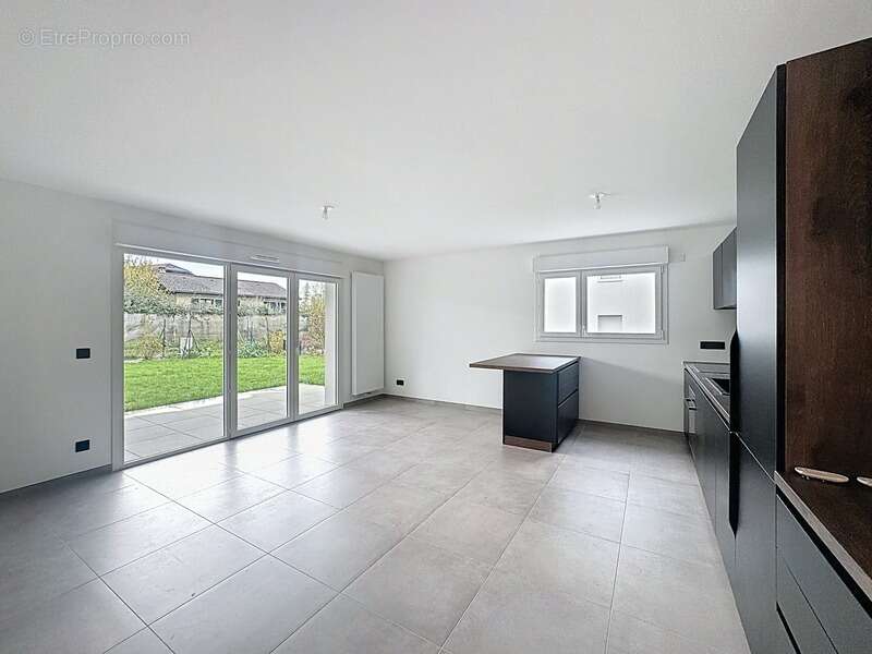 Appartement à VETRAZ-MONTHOUX