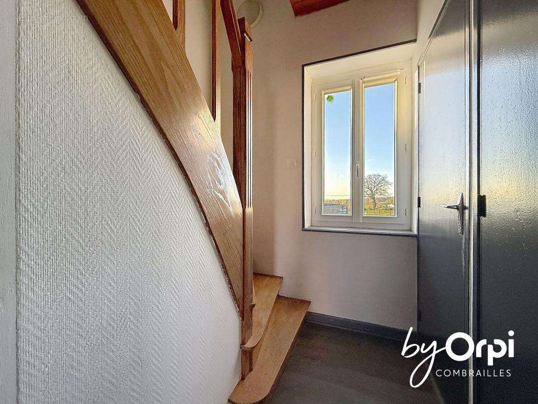 Maison à ARS-LES-FAVETS