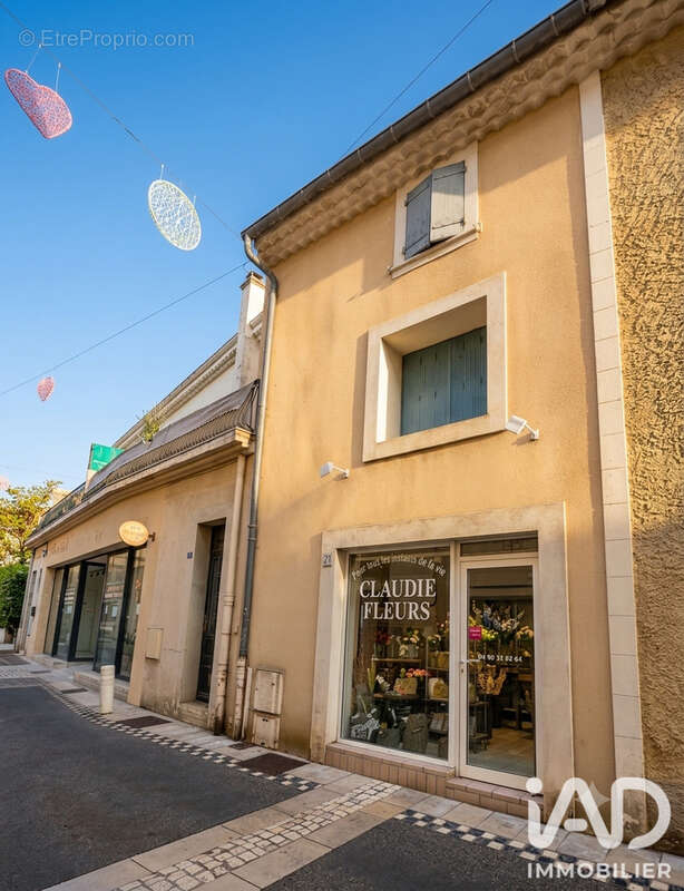 Photo 2 - Commerce à VALREAS