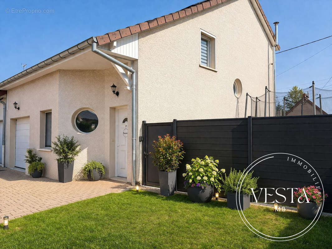 Maison à ARC-SUR-TILLE