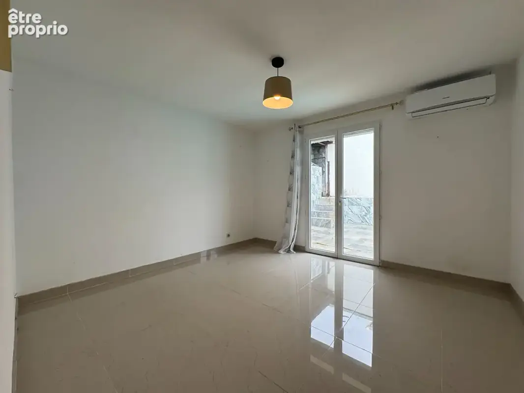 A VENDRE - Sainte-Marie - Maison T4 avec piscine et dépendance implantée sur un terrain de 636 m2 plat et cloturé - photo 13